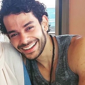 Meet your Posher, Moustafa